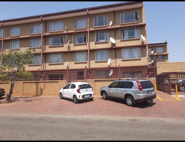 2 BEDROOM APARTMENT FOR SALE IN PRETORIA GARDENS